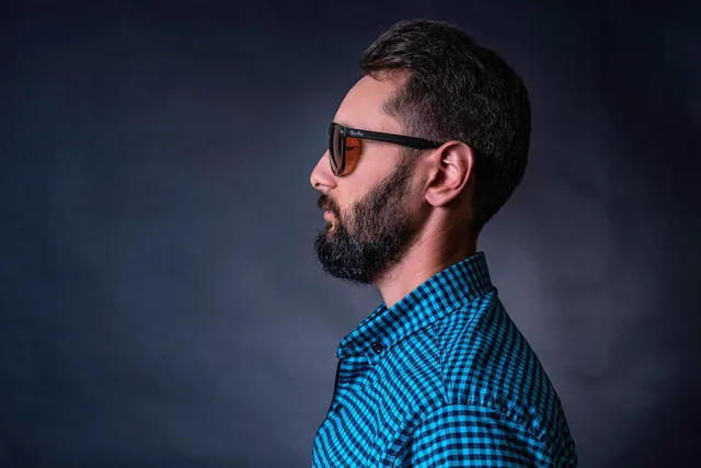 man, portrait, profile, male, businessman, manager, caucasian, side view. Talent manager vs influencer marketing agency: what's the difference?